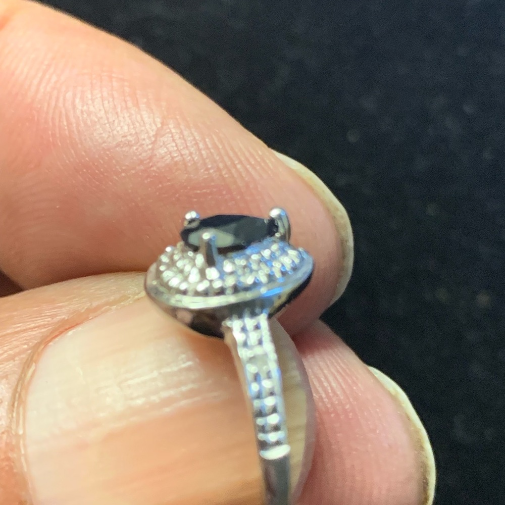 Ring Black Sapphire & Diamonds - Picture 4 of 4